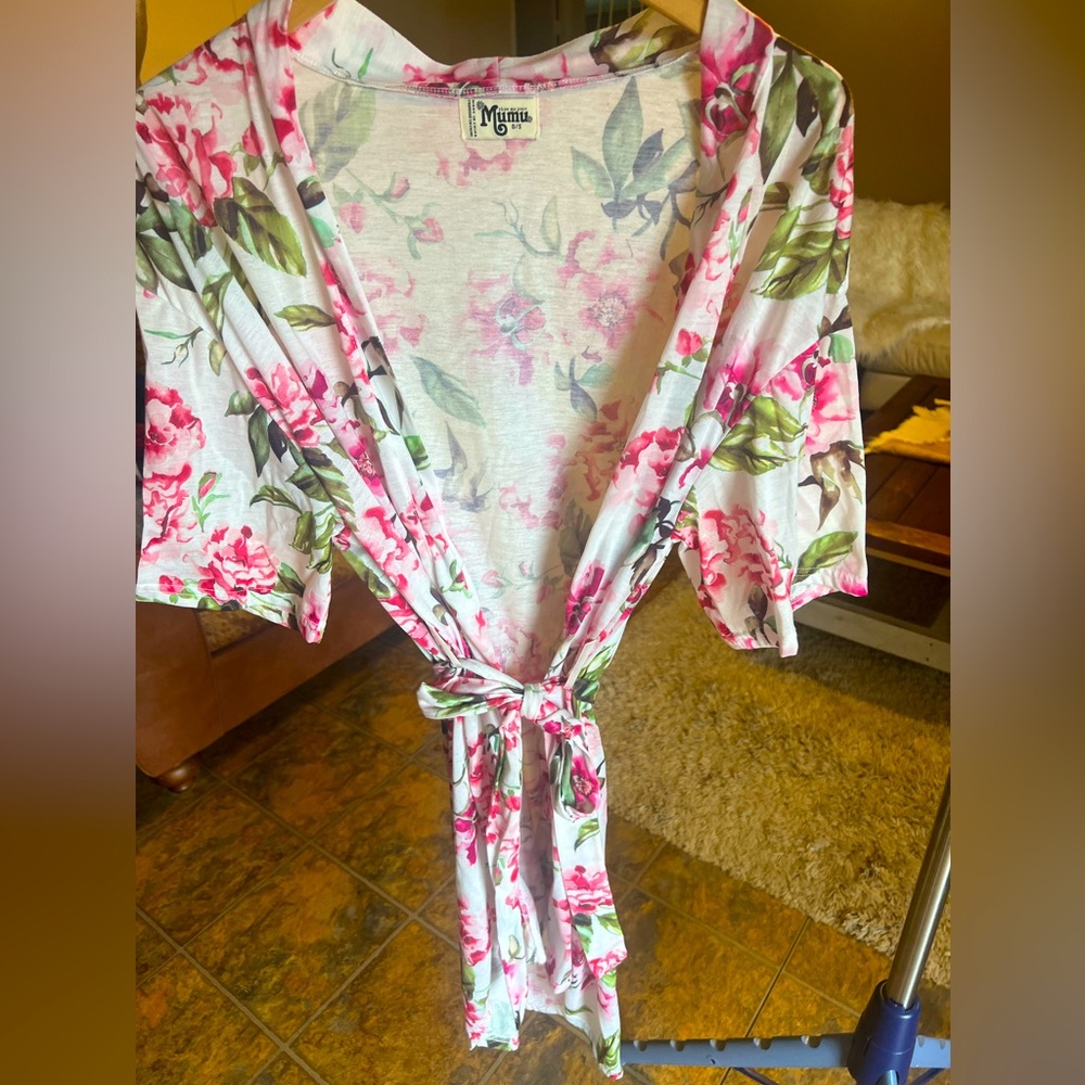 NWOT**Show Me Your MuMu Floral Robe